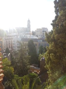 Blick aus der Alcazaba in Malaga auf die Altstadt